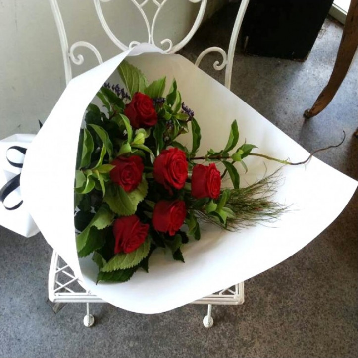 6 Red Rose Bouquet 6 Red Rose Bouquet