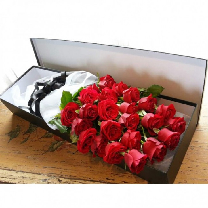 Red Roses in a Gift Box 